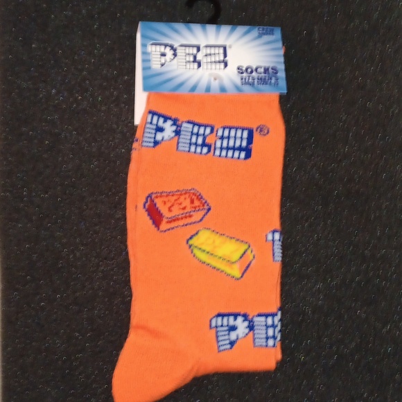 Mens socks with different brands, Mt. Dew, Pez, Kool-Aid & Chips Ahoy. Sz. 6-12. - Picture 2 of 4